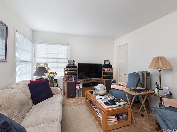 4th image of 8421 Lilienthal Ave