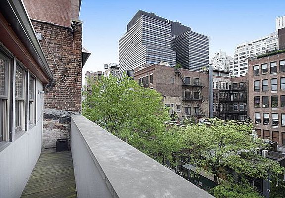 3rd image of 22 E 13th St APT 4