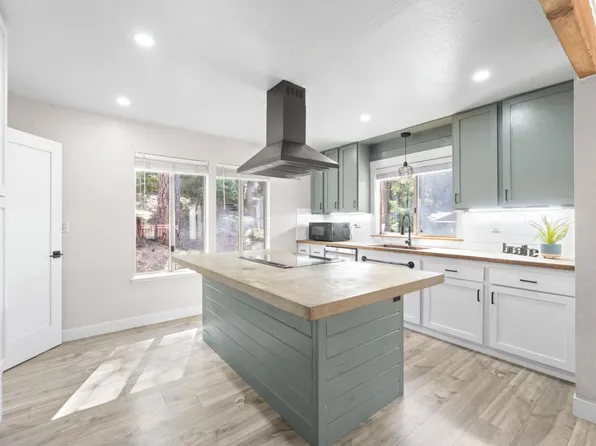 14036 Hilltop Rd, Pine Grove, CA 95665