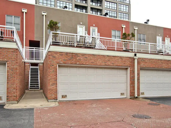 51 W 15th St APT F1, Chicago, IL 60605