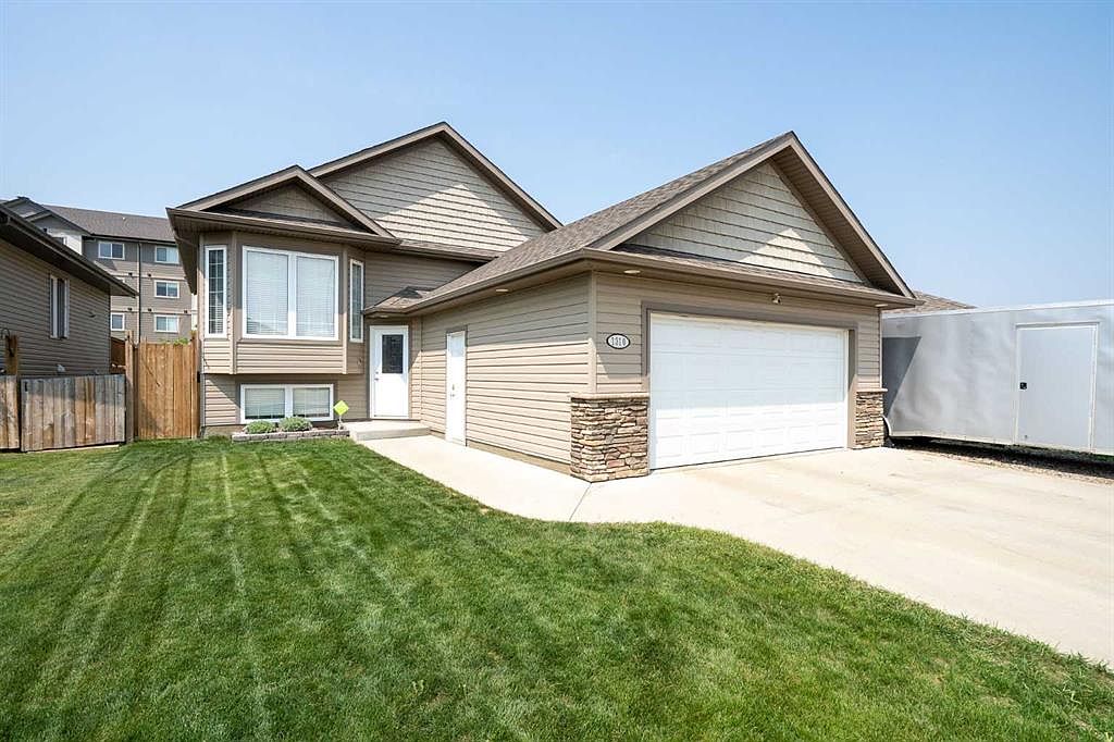 1310 E 47a Ave, Lloydminster, SK S9V 2G6 MLS A2059295 Zillow