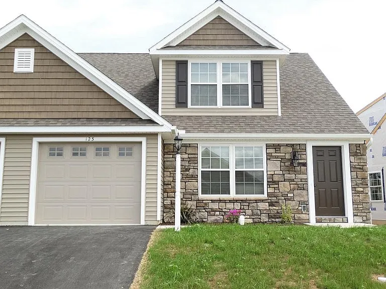 123 Kenneth Dr — Photo 1