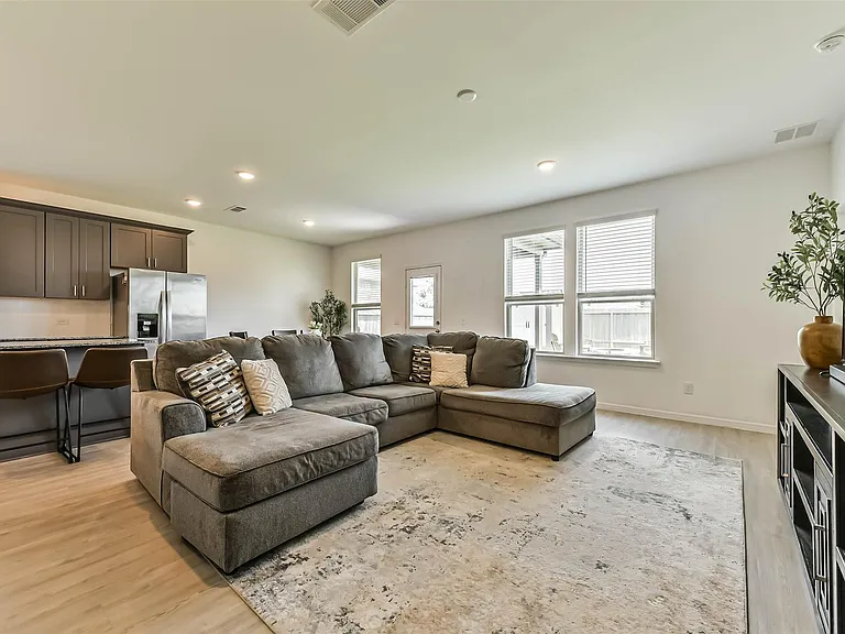 339 Friesian Ct — Photo 7
