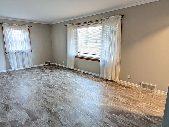 2nd image of 614 E Sunset Dr