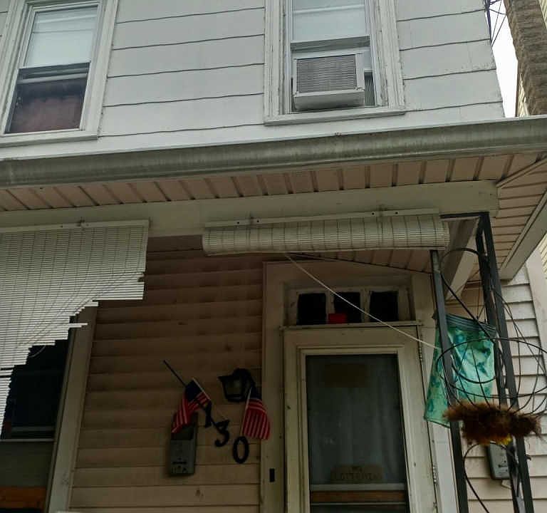 2nd image of 130 Buckley St