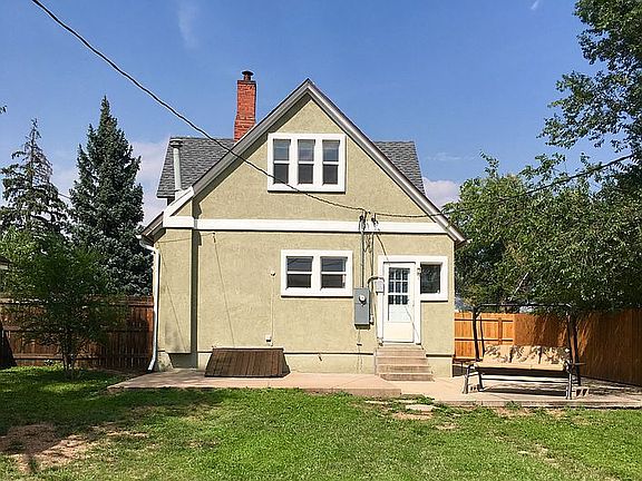 Spacious fully fenced back 