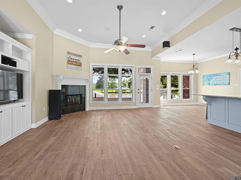 12066 River Highlands Dr — Photo 3