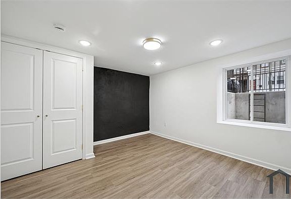 3rd image of 2553 S Dewey St #1