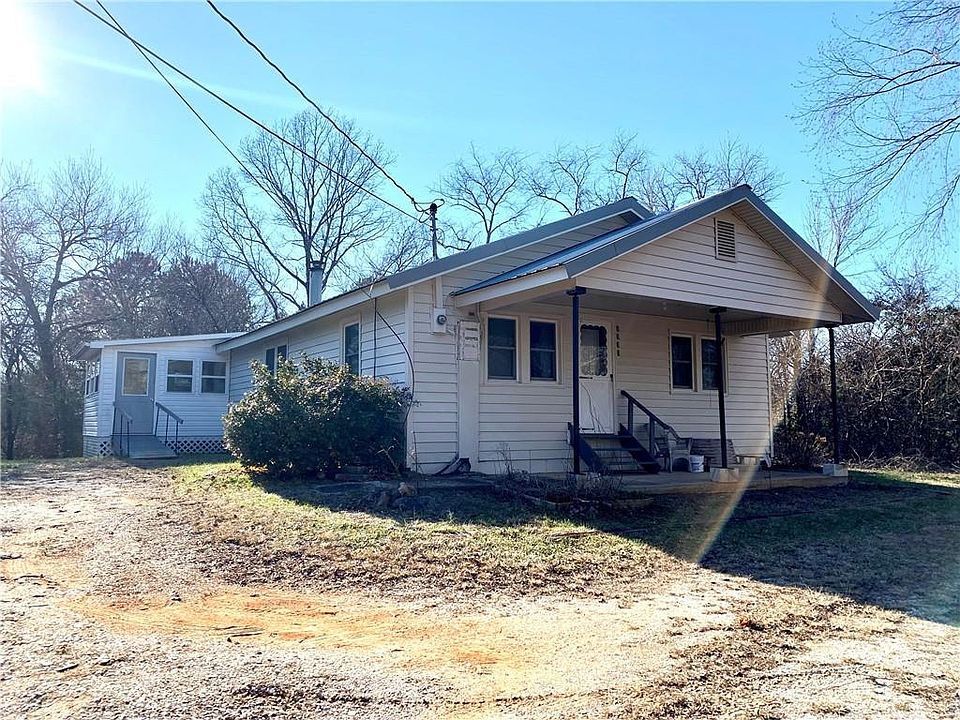 1st image of 1933 Pleasant Hill Rd