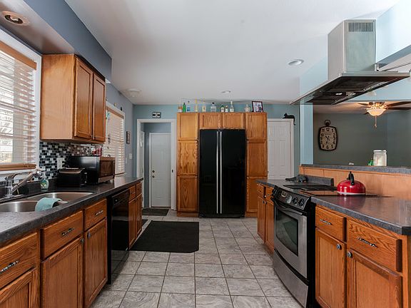 5th image of 3507 Seward Ave