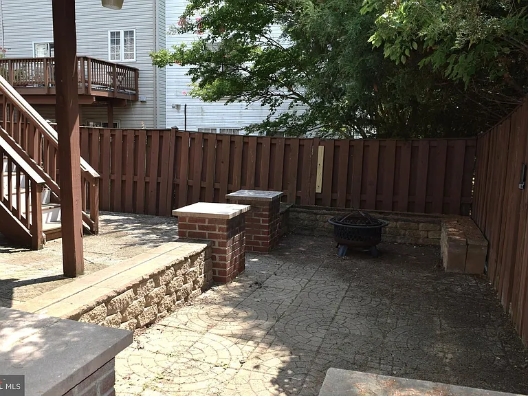 8819 Blue Royale Ln — Photo 44