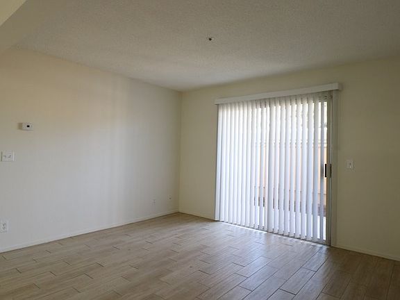 3rd image of 321 Inger Dr Unit M-122