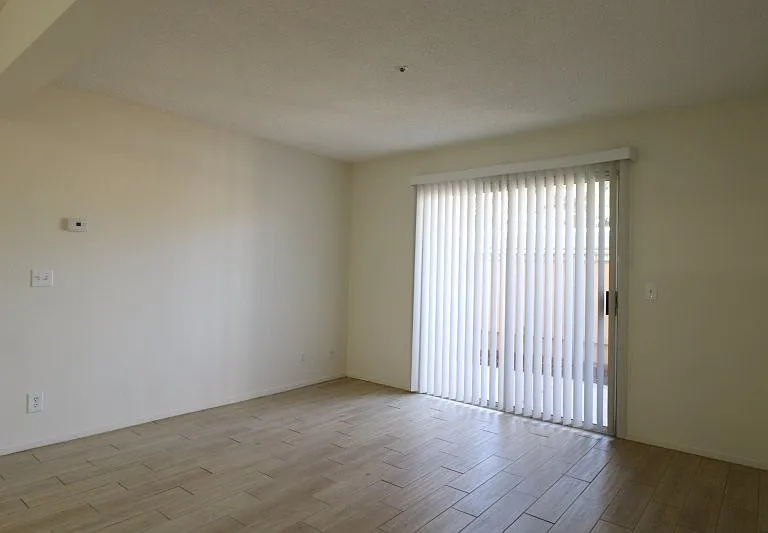 321 Inger Dr #M-122 — Photo 3