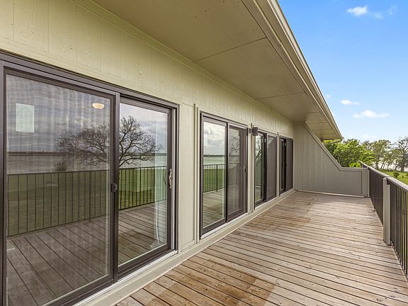 2nd image of 1916 Signal Ridge Pl