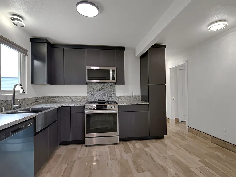 203 Tennessee Ln — Photo 18