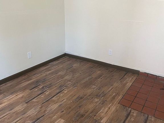 4th image of 303 Alvarado Dr SE Unit 4