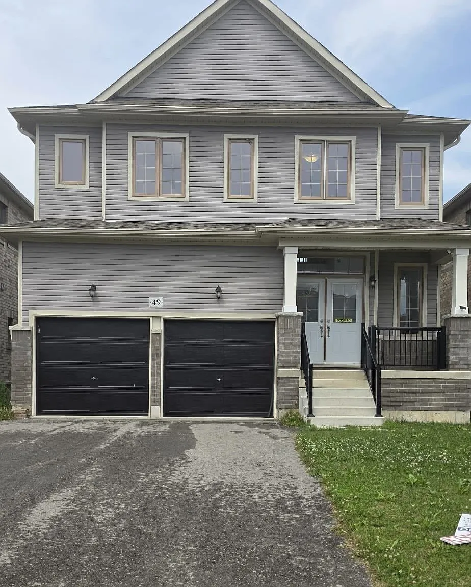 3 bed, $2,400 — Photo 1