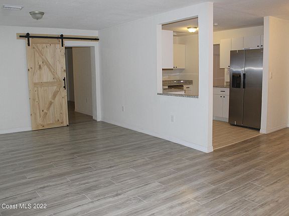 4th image of 1516 Stanley Dr
