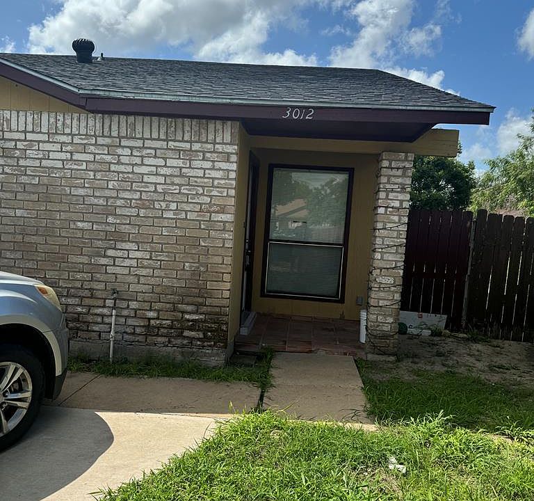 1st image of 3012 S Buckingham Ct