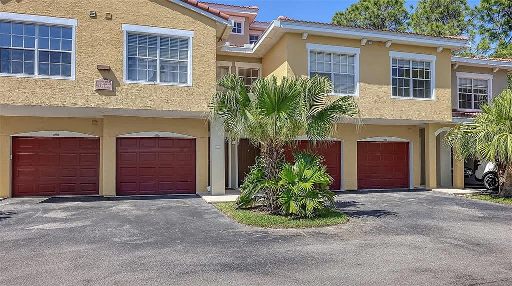3 bed, 2.0 bath, 1615 sqft, $2,200 — Photo 2