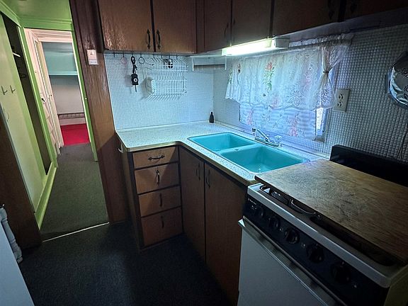 4th image of 1070 Penny Ln