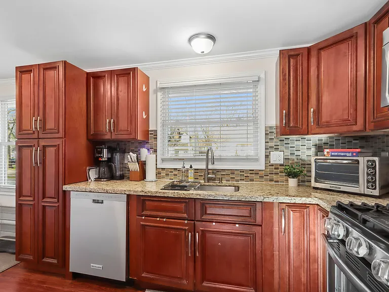 7329 Ash St — Photo 5