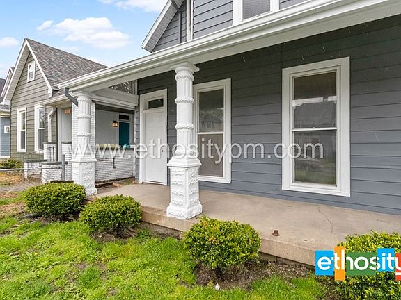 3rd image of 1703 Woodlawn Ave