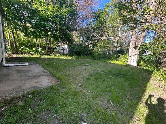 2nd image of 20166 Greenlawn Ave