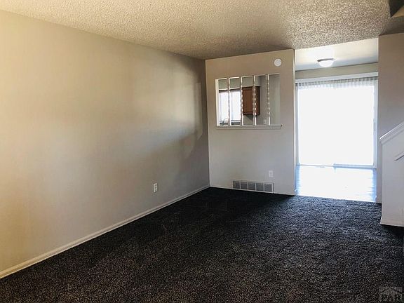 3rd image of 6 Bishops Ct