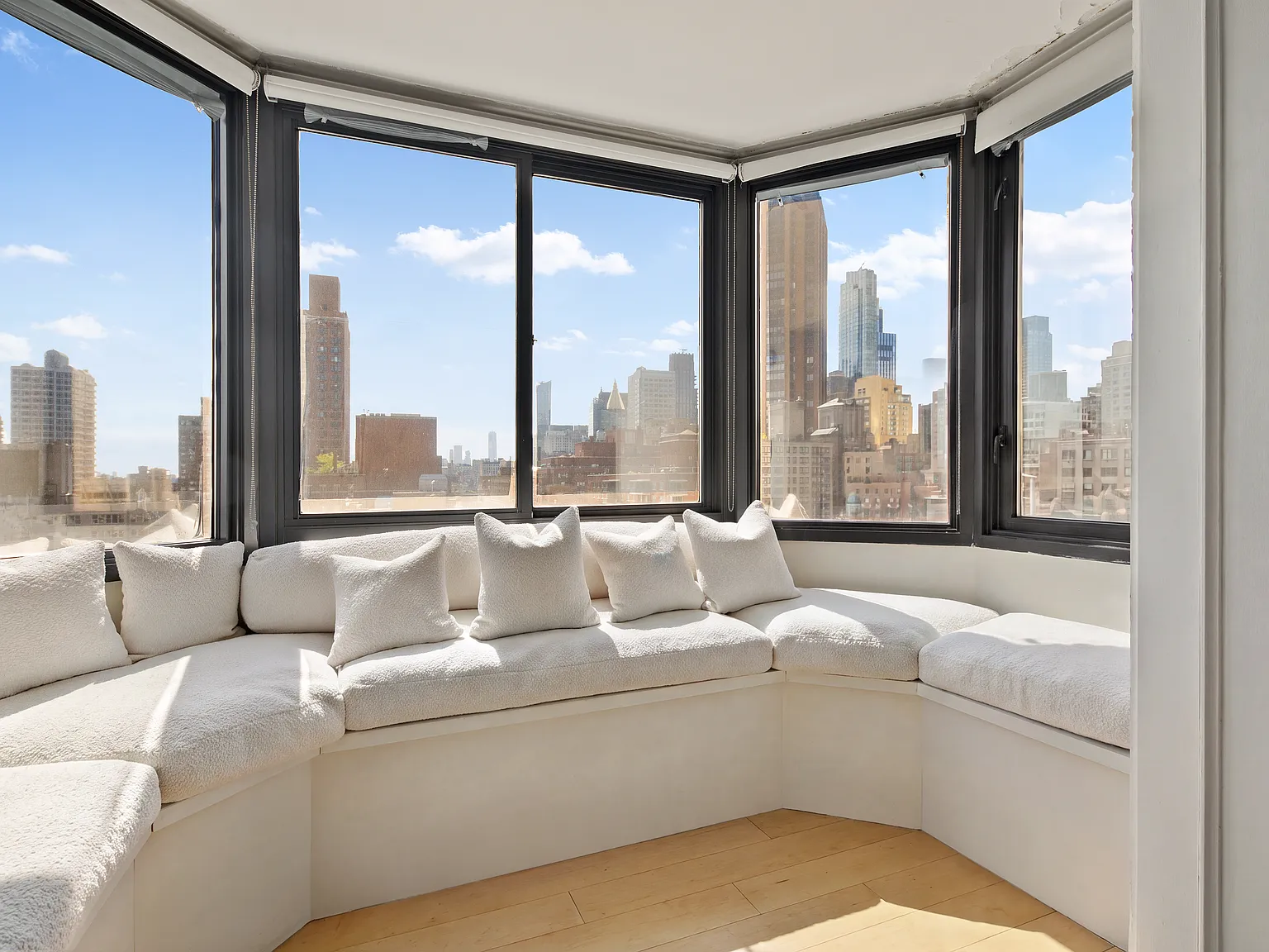 137 East 36th Street — Photo 2