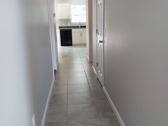 4th image of 217 Callaway Chase Ln