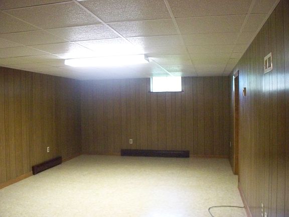 Basement/Family/Rec Room