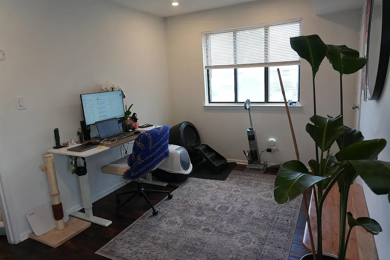 1 bed, 894 sqft, $1,700 — Photo 2