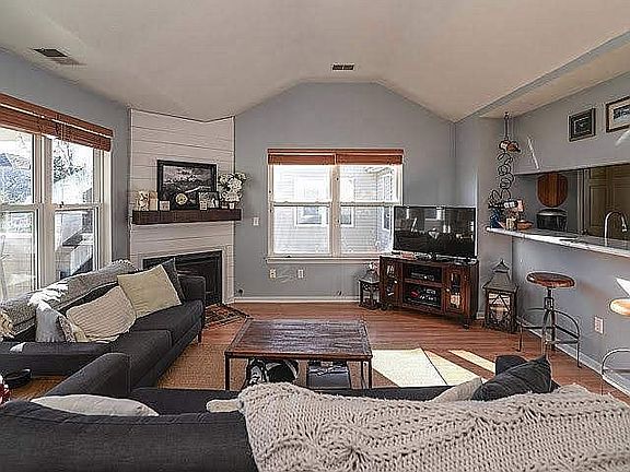 2nd image of 1725 Weatherstone Dr