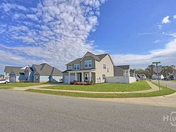 2nd image of 102 Franklins Walk