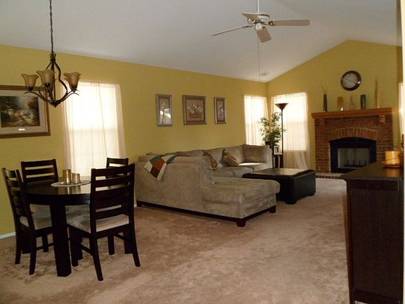 4th image of 4429 Edinburg Ln