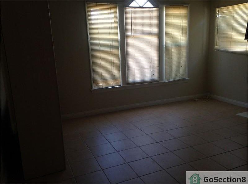 2nd image of 1018 W 64th St APT 1