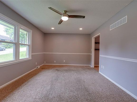 4th image of 1400 Nancy Ln