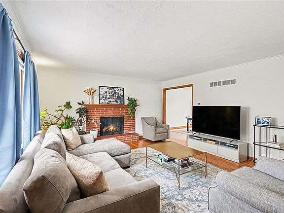 4th image of 7711 Grand Ave
