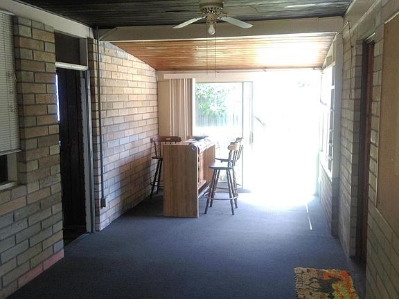 2nd image of 930 16th Ave N