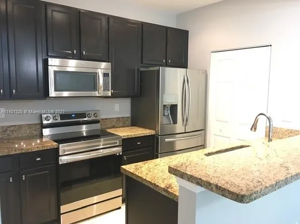 14648 SW 14th St, Hollywood, FL 33027