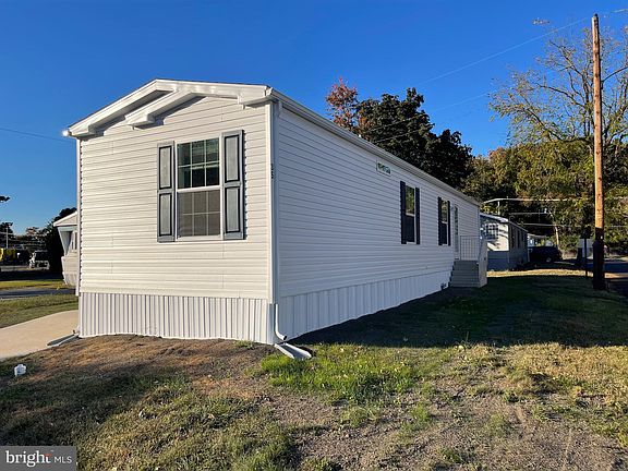 5th image of 35 Pennington Dr