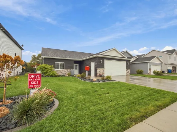 3613 30th St S, Moorhead, MN 56560