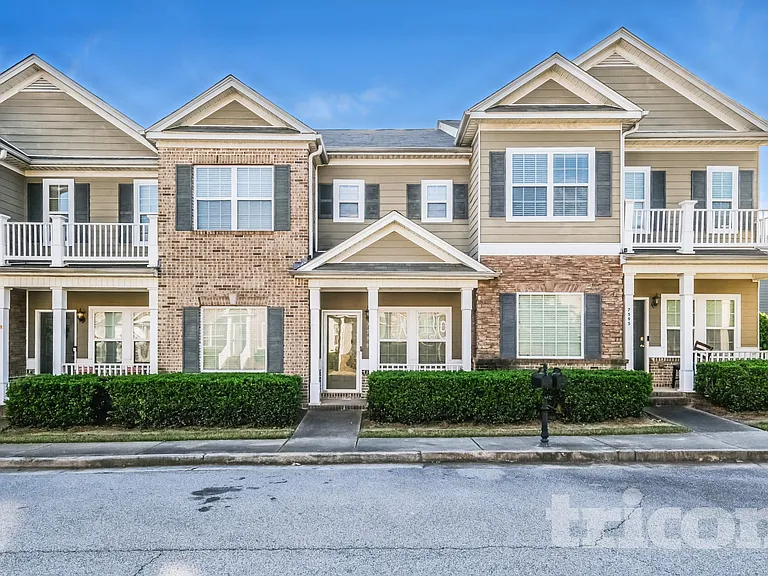7599 Avalon Blvd — Photo 1