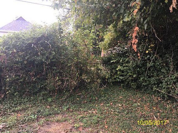 4th image of 1840 Trendley Ave