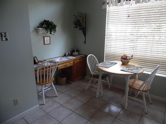 3rd image of 9162 N Stoneridge Ln