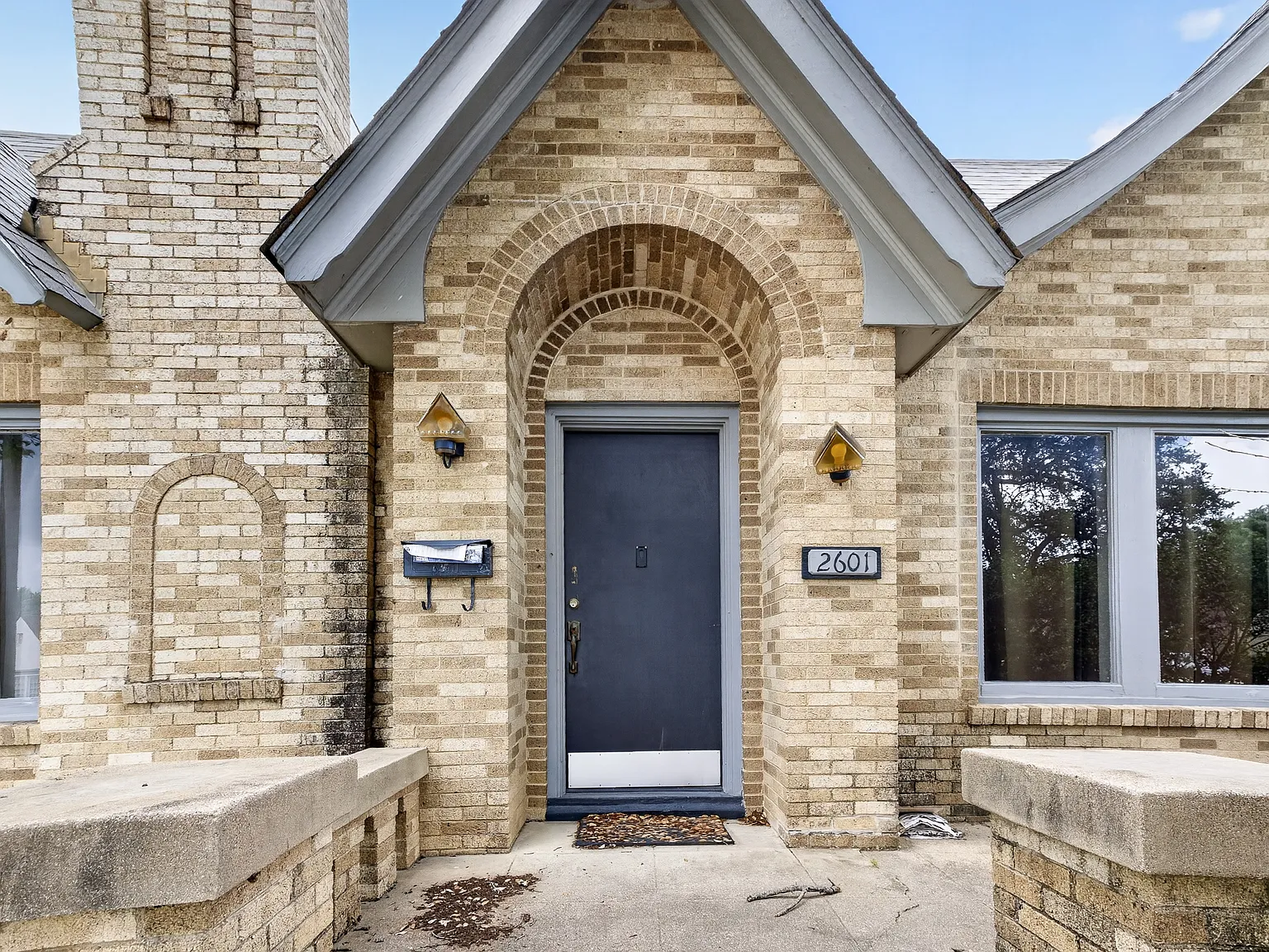 2601 S University Dr — Photo 4
