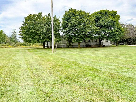 4th image of 8738 W Edgar Rd