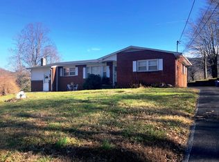 223 Dogwood Acres Rd, Hampton, TN 37658