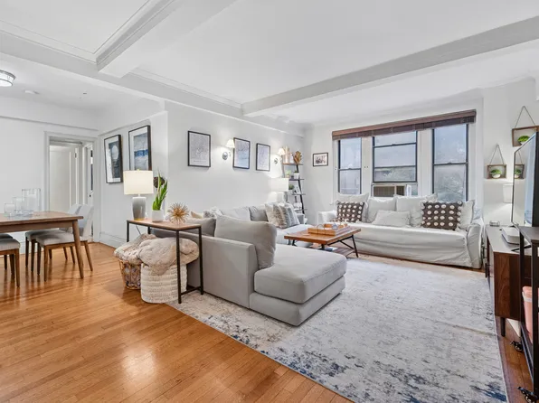 865 United Nations Plaza image 2 of 12